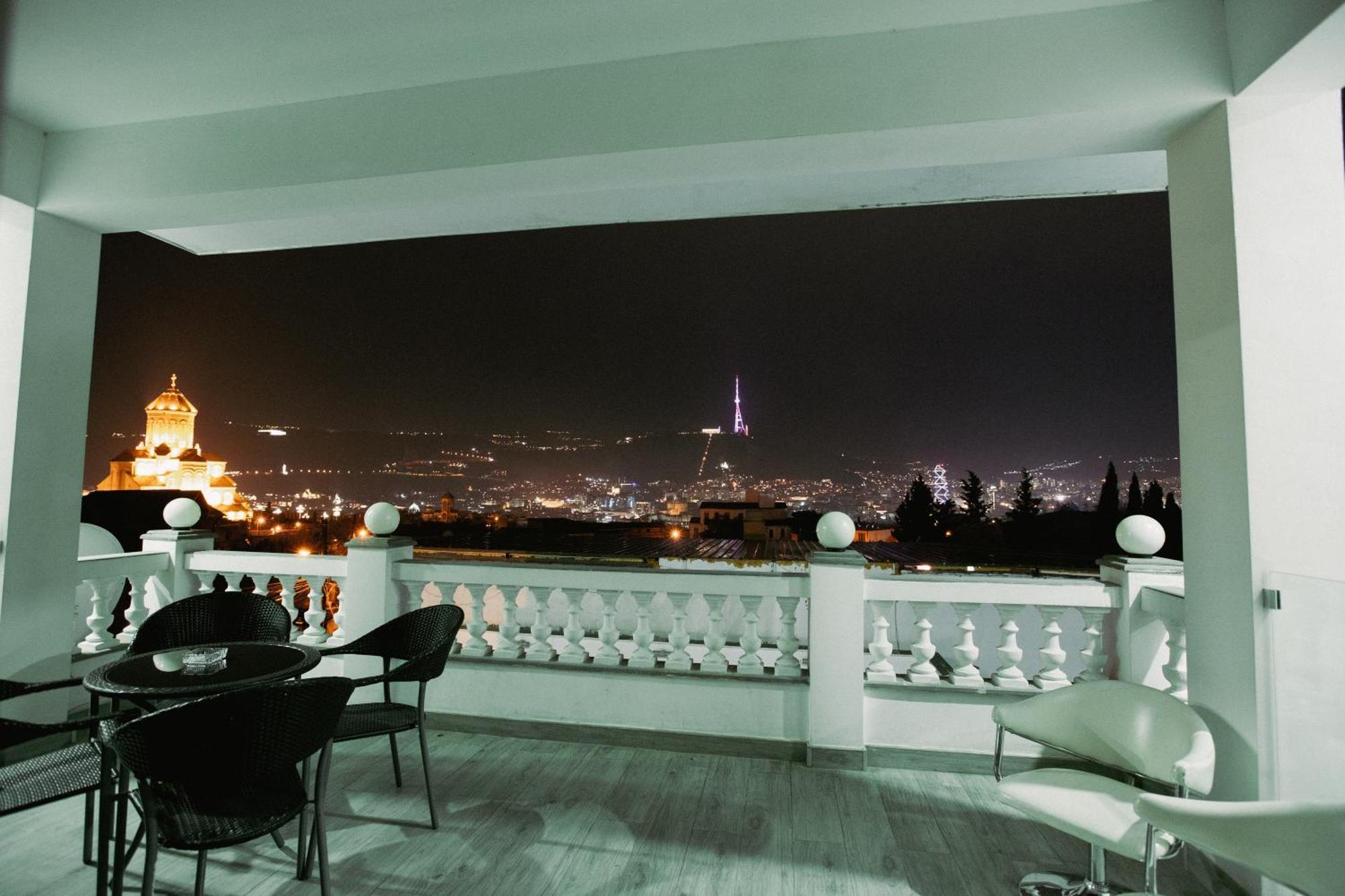 White House Hotel Tbilisi Eksteriør billede